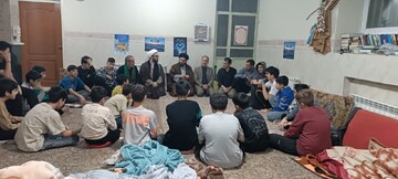 تصاویر/ حضور امام جمعه سلطانیه در جمع معتکفین این شهرستان