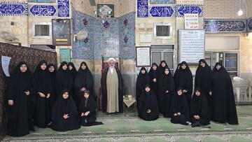 بازدید مدیر حوزه علمیه خواهران یزد از اعتکاف طلاب مدرسه حضرت زینب کبری(س)+عکس