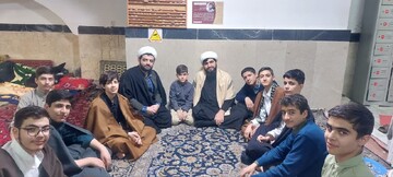 حضور طلاب تویسرکانی در جمع دانش‌آموزان معتکف+تصاویر