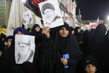 تصاویر/ اجتماع خودجوش مــردم و بازاریان قـــم