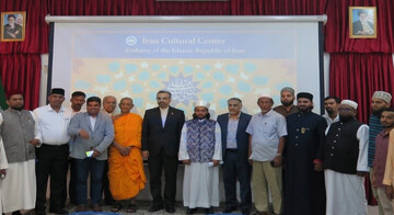 ادیان مختلف سریلانکا میلاد اسوه شجاعت و بردباری را جشن گرفتند