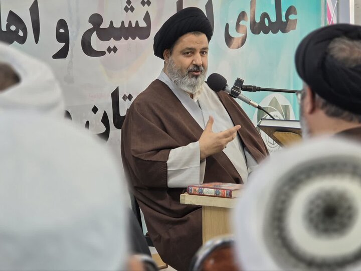 همایش بصیرتی روحانیون شیعه و اهل سنت شهرستان ماکو