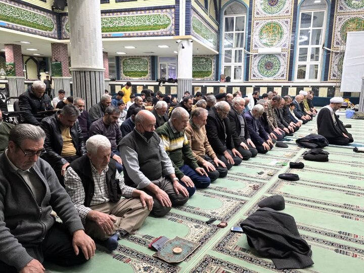 تصاویر/ حضور امام جمعه شهرستان ماکو در جمع معتکفین مسجد جامع شهر بازرگان