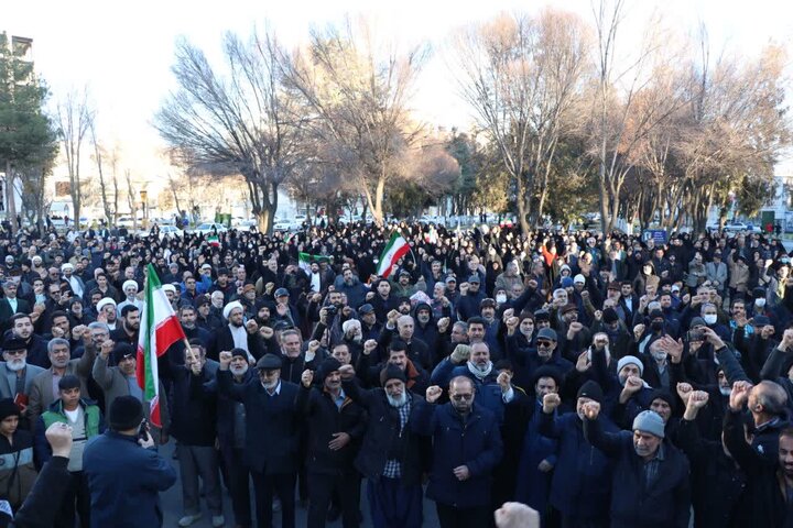 تصاویر/اجتماع مردم بروجرد در محکومیت اغتشاشگران