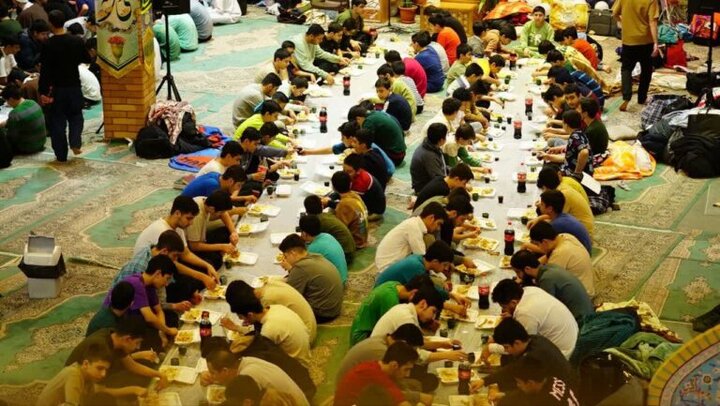 تصاویر/ آیین اعتکاف در مسجد امام حسین(ع) مجیدیه شمالی