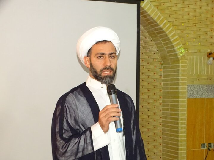 تصاویر/ حضور امام جمعه چهاربرج در جمع معتکفین