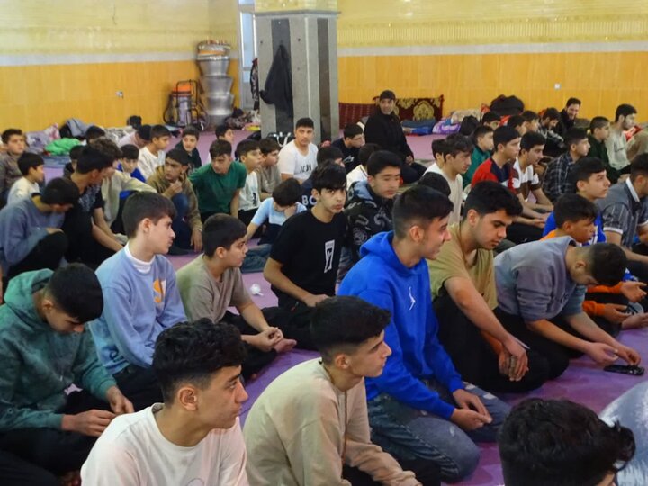 تصاویر/ حضور امام جمعه چهاربرج در جمع معتکفین