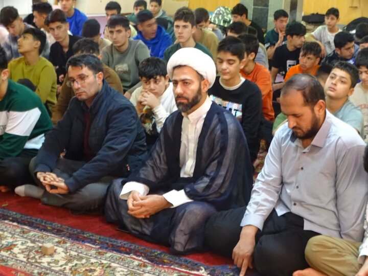 تصاویر/ حضور امام جمعه چهاربرج در جمع معتکفین