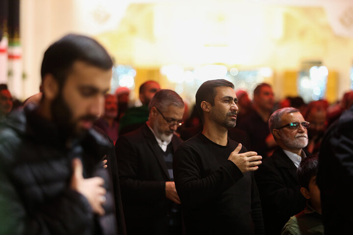 عزاداری زائران حرم حضرت معصومه (س) در سوگ عقیله بنی هاشم + تصاویر