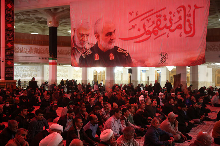 عزاداری زائران حرم حضرت معصومه (س) در سوگ عقیله بنی هاشم + تصاویر