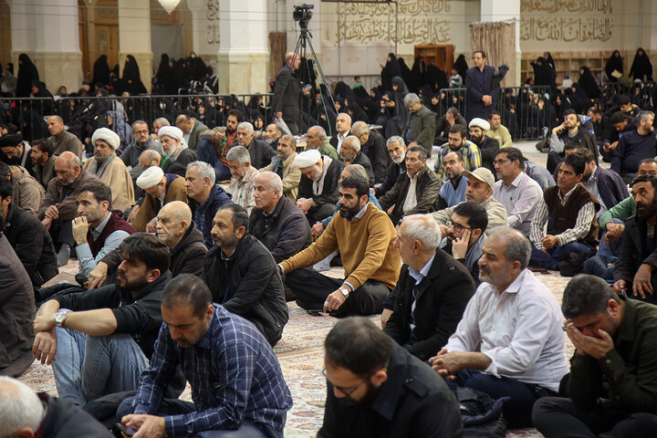 عزاداری زائران حرم حضرت معصومه (س) در سوگ عقیله بنی هاشم + تصاویر