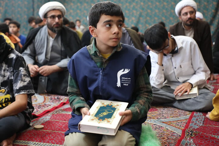 اعتکاف نوجوانان و جوانان  در مصلای قدس قم + تصاویر