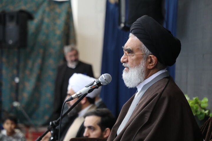 اعتکاف نوجوانان و جوانان  در مصلای قدس قم + تصاویر