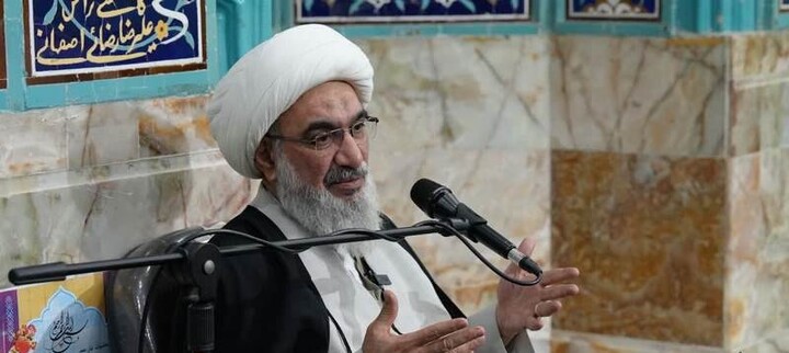 تصاویر/ حضور امام جمعه بوشهر در جمع معتکفین مدرسه علمیه امام خمینی(ره)