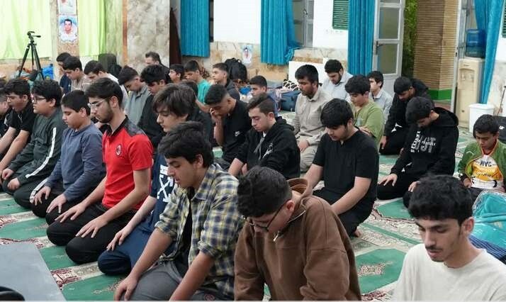 تصاویر/ حضور امام جمعه بوشهر در جمع معتکفین مدرسه علمیه امام خمینی(ره)