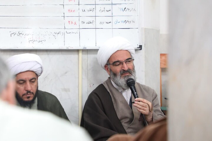 تصاویر/ نماینده ولی‌فقیه در استان سمنان در جمع معتکفین شهرستان سرخه