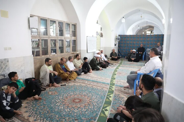 تصاویر/ نماینده ولی‌فقیه در استان سمنان در جمع معتکفین شهرستان سرخه