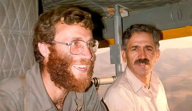 وقتی فرمانده برای مادرش پول قرض می‌خواهد