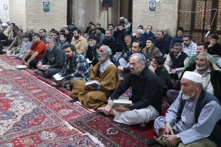 تصاویر/ معتکفین مسجد جامع سمنان