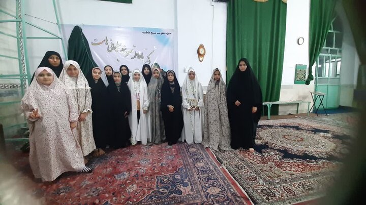 تصاویر/حضور مبلغین مدرسه علمیه مهدیه خنداب در جمع معتکفین