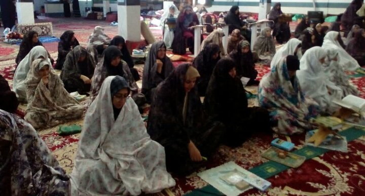 تصاویر/حضور مبلغین مدرسه علمیه مهدیه خنداب در جمع معتکفین