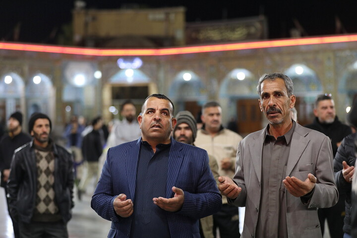 تصاویر/ حال و هوای حرم مطهر حضرت معصومه (س) در شب وفات حضرت زینب(س)