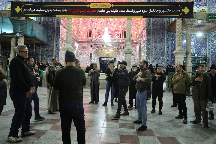 تصاویر/ حال و هوای حرم مطهر حضرت معصومه (س) در شب وفات حضرت زینب(س)