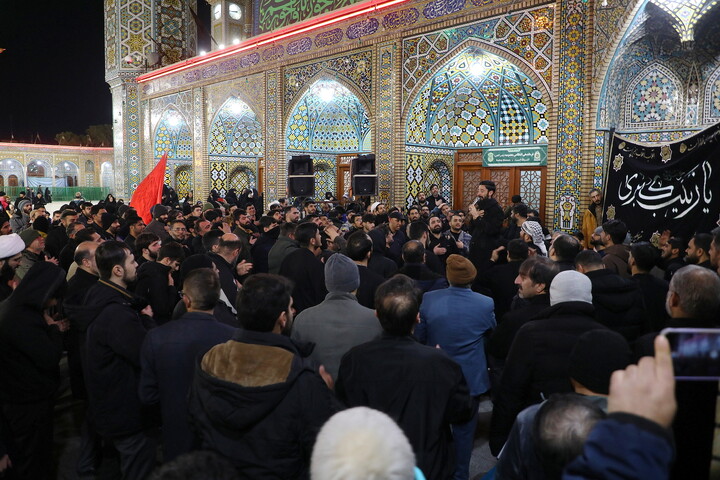 تصاویر/ حال و هوای حرم مطهر حضرت معصومه (س) در شب وفات حضرت زینب(س)