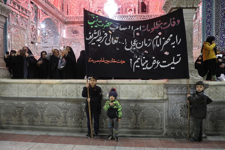 تصاویر/ حال و هوای حرم مطهر حضرت معصومه (س) در شب وفات حضرت زینب(س)