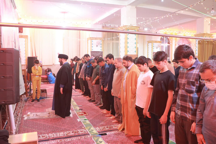 تصاویر/ حضور امام جمعه زنجان در اعتکاف دانش آموزی مسجد نبی اکرم (ص) کوی علوم پایه زنجان