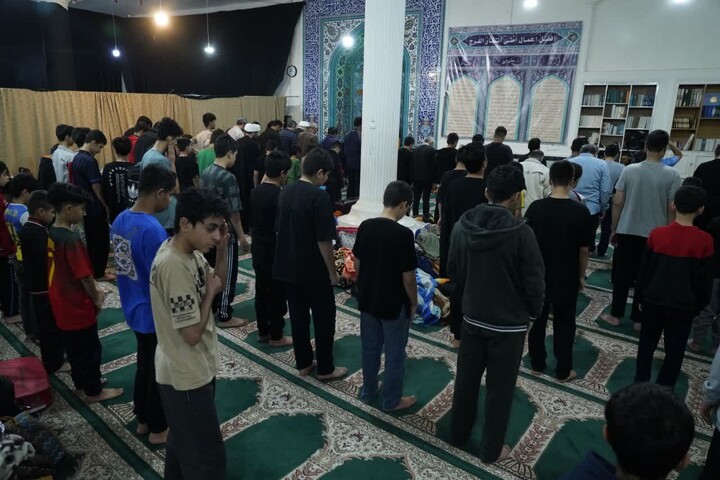 قاب هایی زیبا از حضور امام جمعه بوشهر در حلقه متعکفین