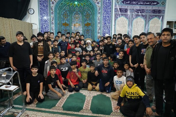 قاب هایی زیبا از حضور امام جمعه بوشهر در حلقه متعکفین