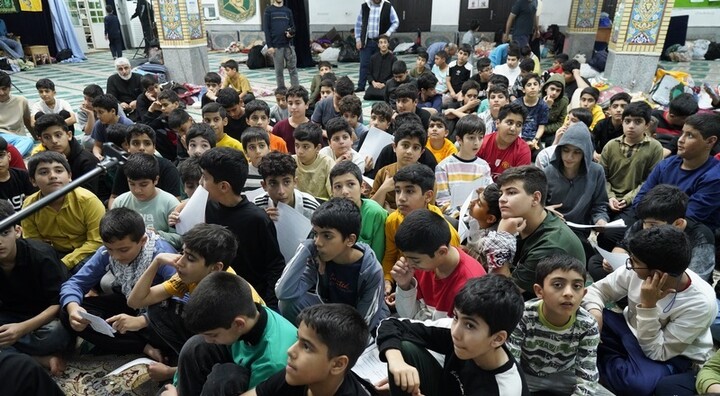 قاب هایی زیبا از حضور امام جمعه بوشهر در حلقه متعکفین