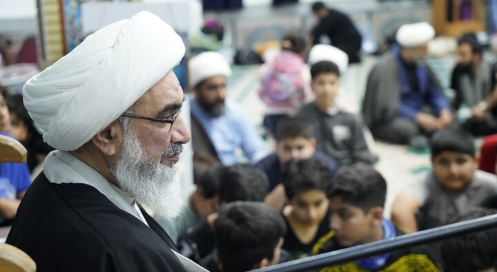 قاب هایی زیبا از حضور امام جمعه بوشهر در حلقه متعکفین