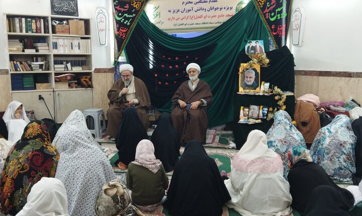 تصاویر/ مراسم سوگواری وفات حضرت زینب(س) در جمع معتکفین مسجد جامع حضرت ابوالفضل(ع)
