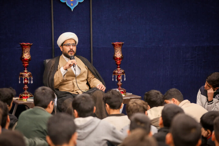 تصاویر / مراسم اعتکاف دانش آموزی در مدرسه مدینة‌العلم کاظمیه