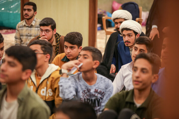 تصاویر / مراسم اعتکاف دانش آموزی در مدرسه مدینة‌العلم کاظمیه