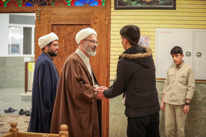 تصاویر / مراسم اعتکاف دانش آموزی در مدرسه مدینة‌العلم کاظمیه