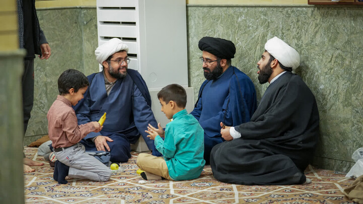 تصاویر / مراسم اعتکاف دانش آموزی در مدرسه مدینة‌العلم کاظمیه