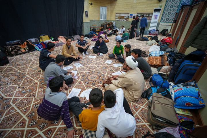 تصاویر / مراسم اعتکاف دانش آموزی در مدرسه مدینة‌العلم کاظمیه