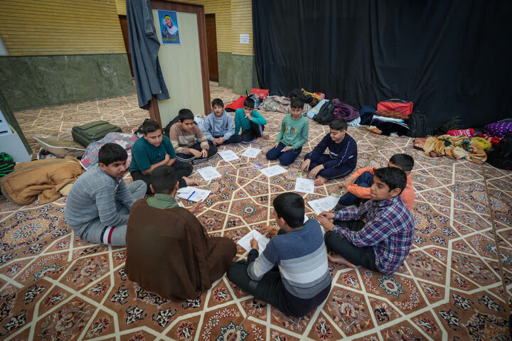 تصاویر / مراسم اعتکاف دانش آموزی در مدرسه مدینة‌العلم کاظمیه