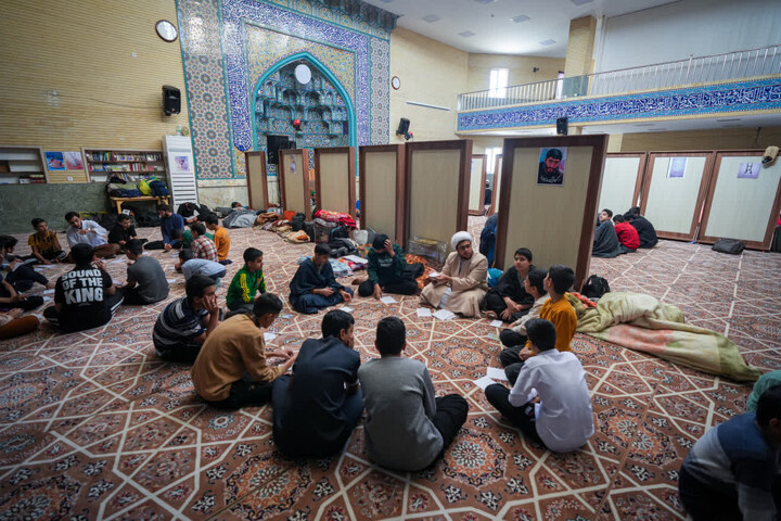 تصاویر / مراسم اعتکاف دانش آموزی در مدرسه مدینة‌العلم کاظمیه