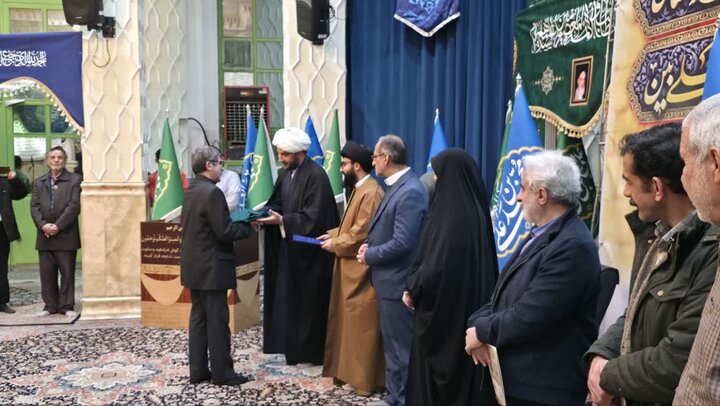 تصاویر/ برگزاری مراسم تکریم پدران شهدا و آیین ملبس شدن خدام در حریم امامزاده صالح (ع) فرحزاد