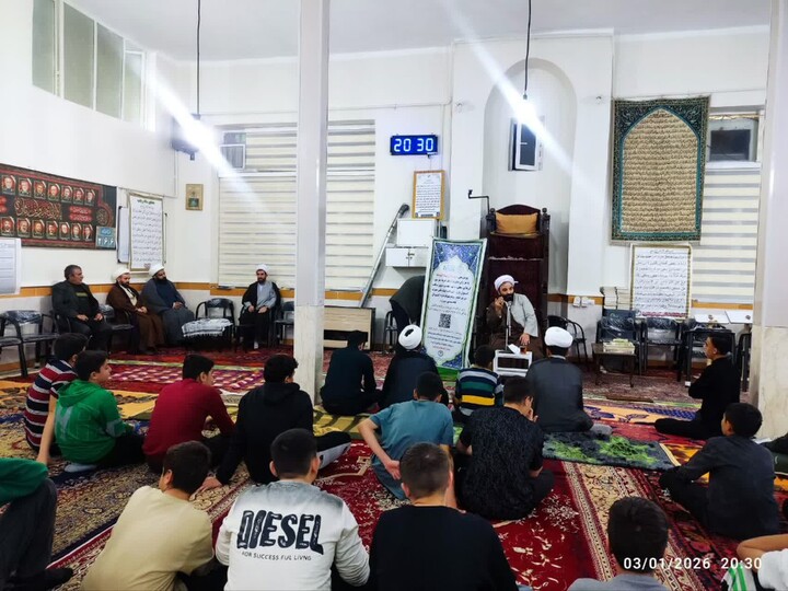 تصاویر/ حضور امام جمعه هشترود در جمع معتکفین شهرستان هشترود