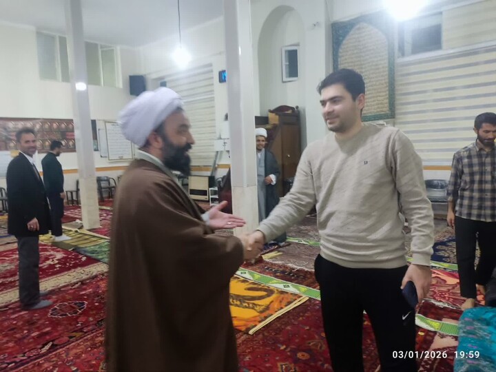 تصاویر/ حضور امام جمعه هشترود در جمع معتکفین شهرستان هشترود