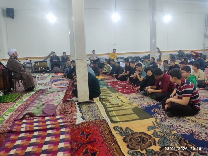 تصاویر/ حضور امام جمعه هشترود در جمع معتکفین شهرستان هشترود