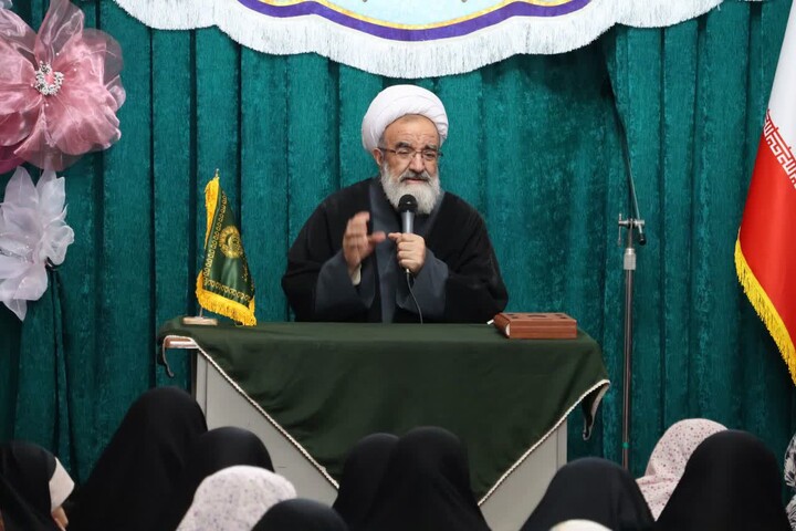 تصاویر/ حضور امام جمعه مرند در جمع معتکفین این شهرستان