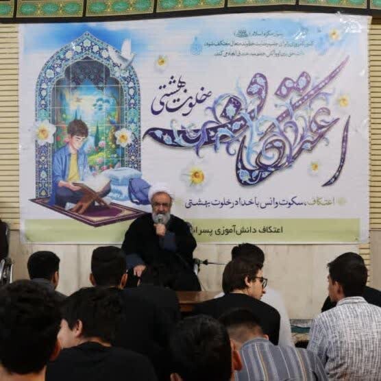 تصاویر/ حضور امام جمعه مرند در جمع معتکفین این شهرستان