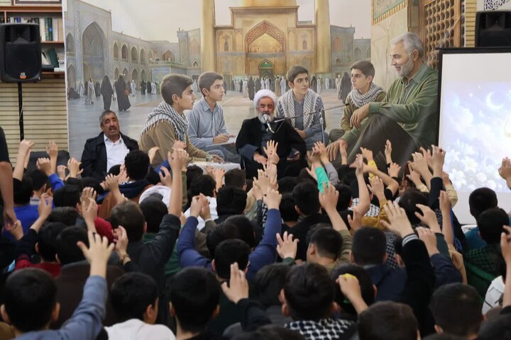 تصاویر/ حضور امام جمعه مرند در جمع معتکفین این شهرستان