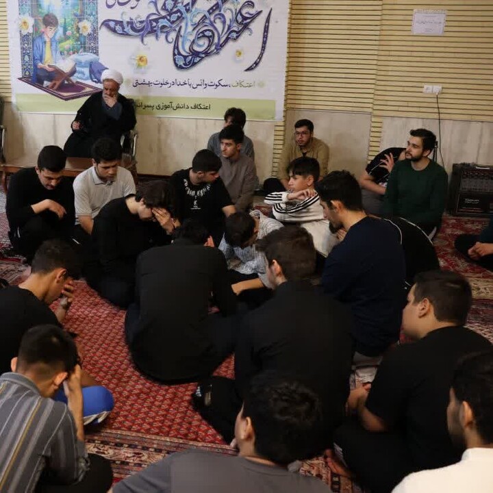 تصاویر/ حضور امام جمعه مرند در جمع معتکفین این شهرستان